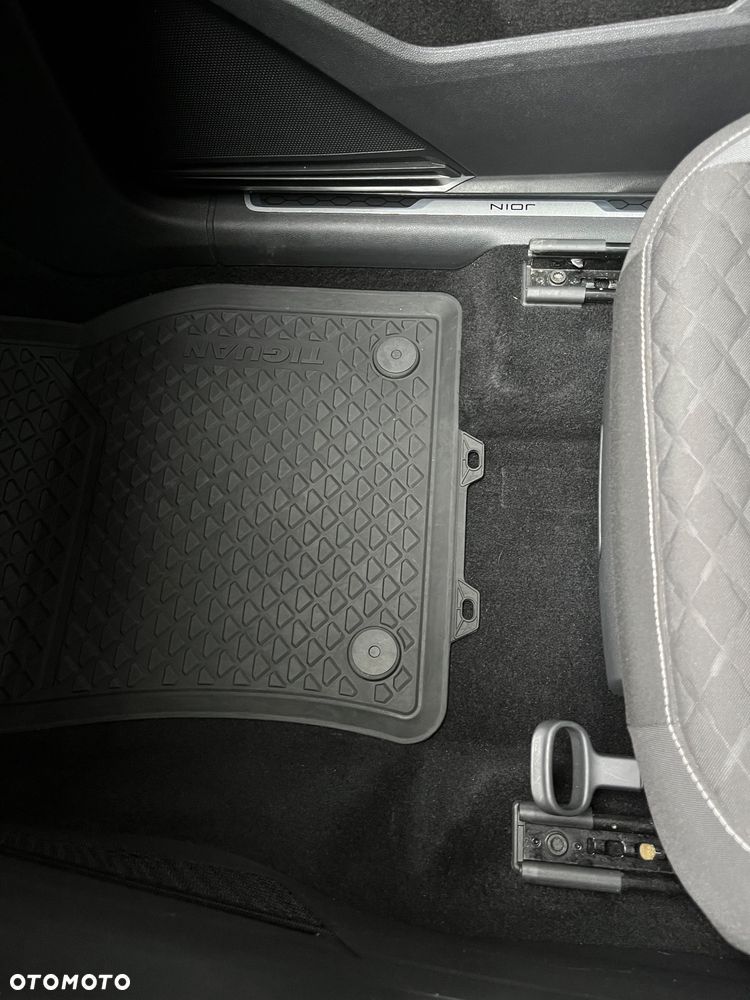Volkswagen Tiguan - 22