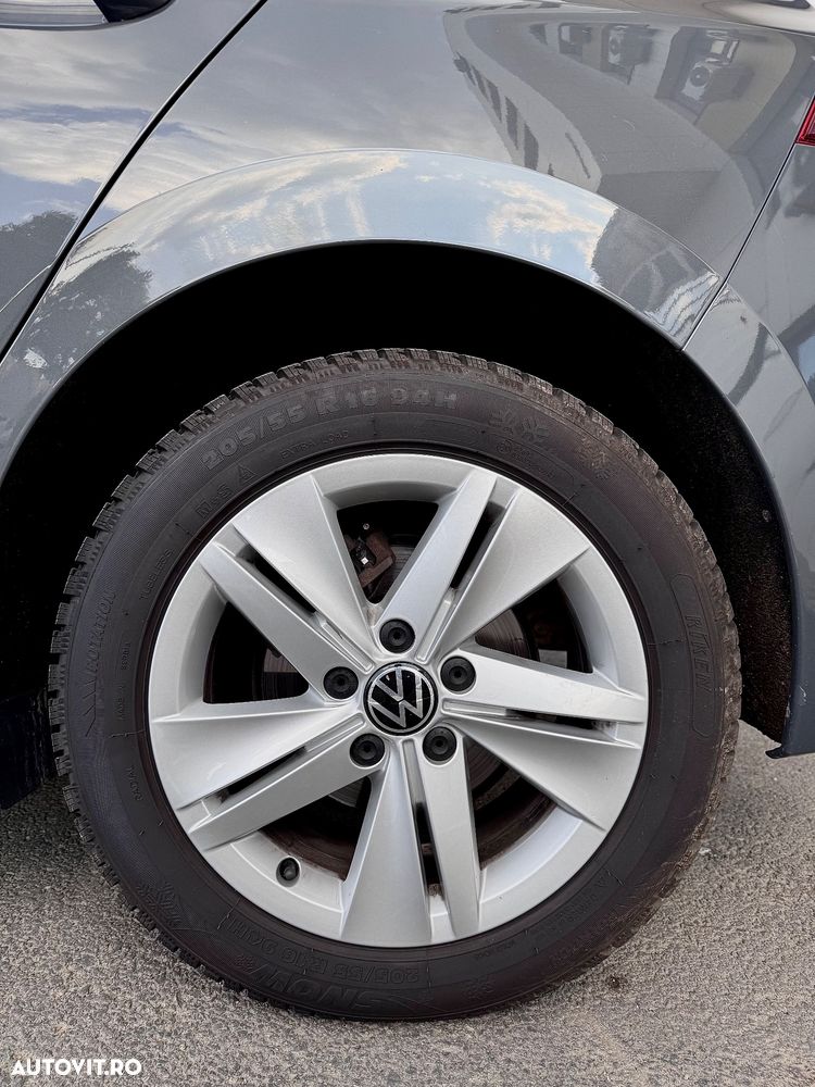 VOLKSWAGEN Golf 2022 — imagine 30