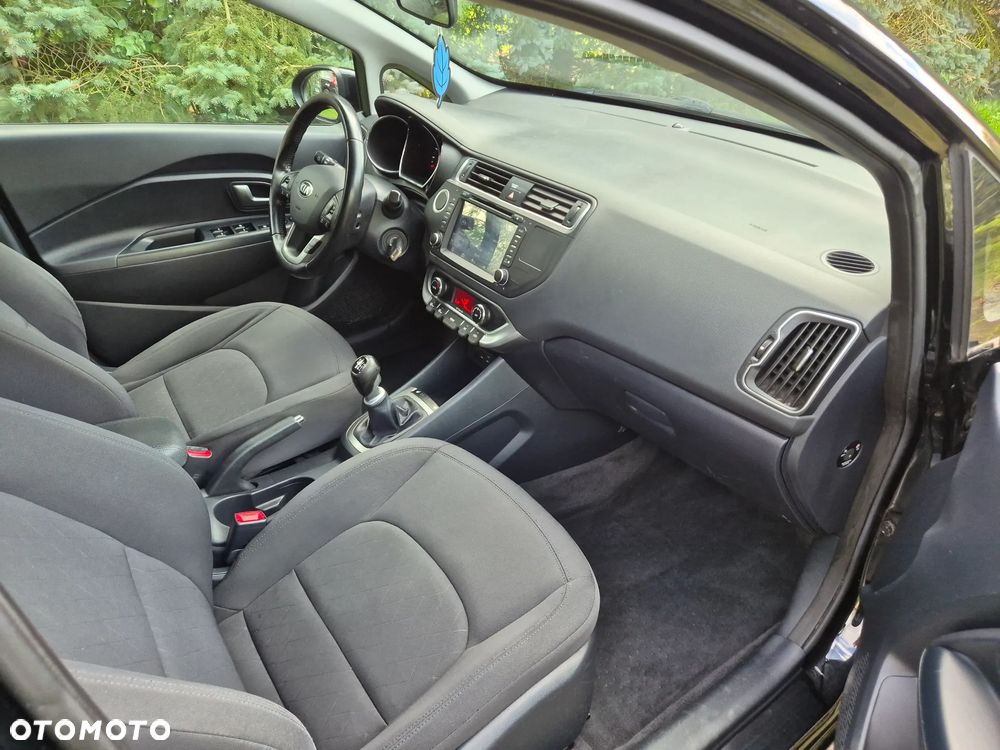 Kia Rio - 10