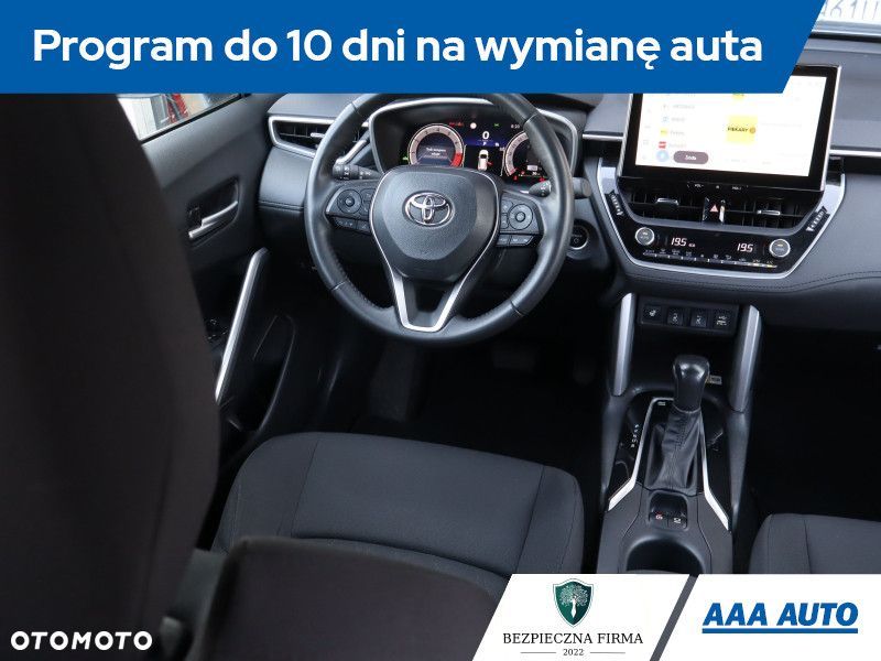 Toyota Corolla Cross - 9