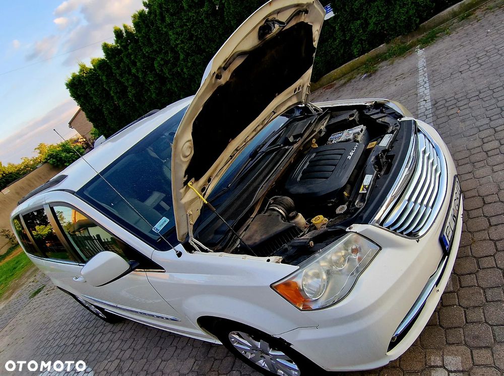 Chrysler Town & Country 3.6 Limited - 5