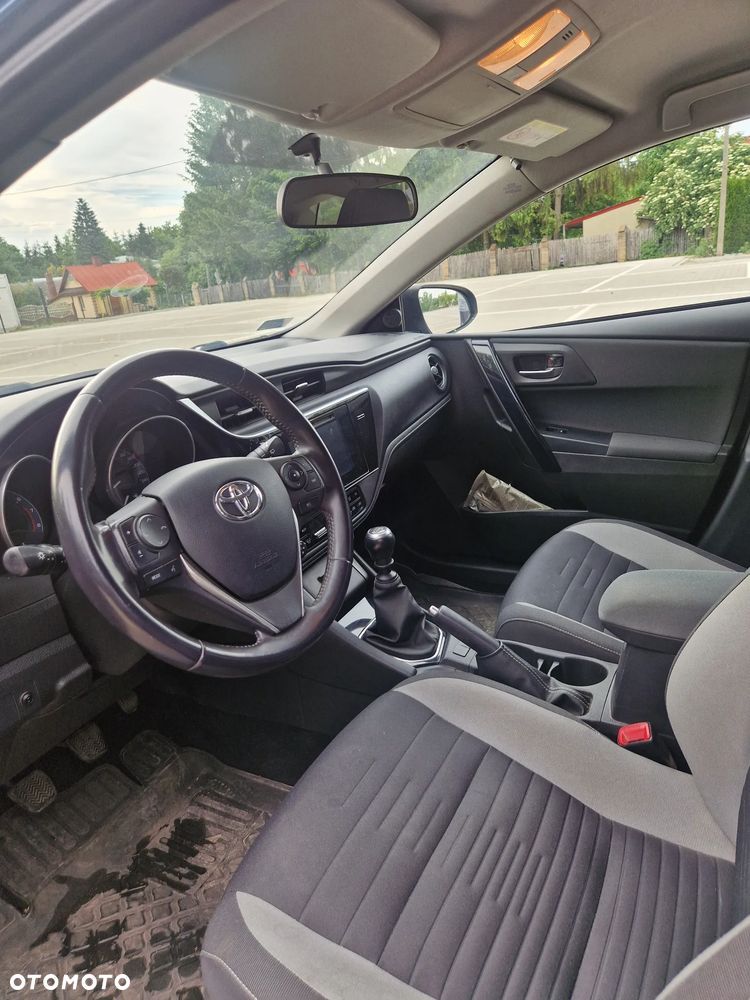 Toyota Auris 1.6 Premium - 8