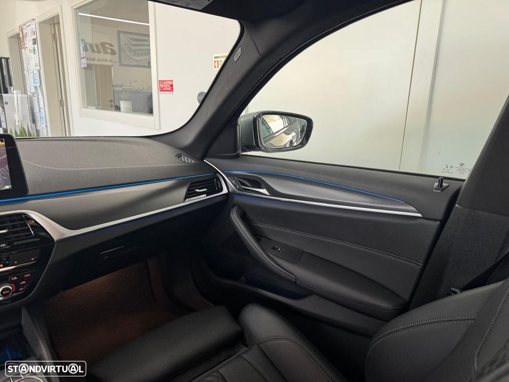 BMW 530 e Pack M - 17