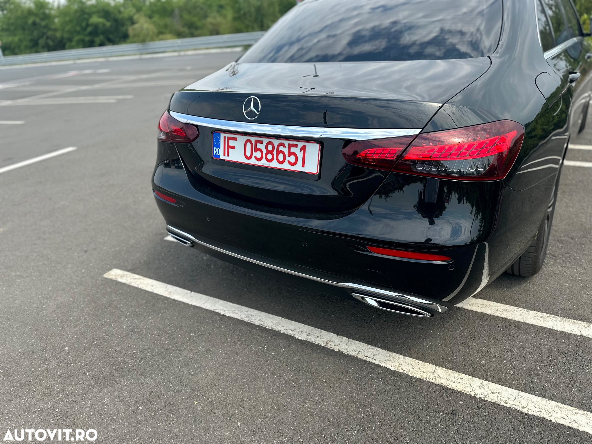 Mercedes-Benz E 220 d T 9G-TRONIC - 4