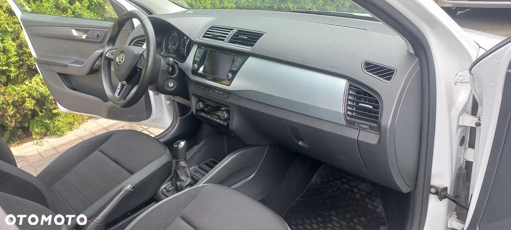 Skoda Fabia - 10