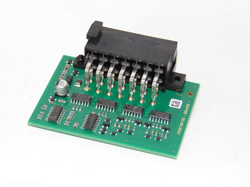 Moduł przekaźnik sterownik świateł haka holowniczego przyczepy 321212 10R-047537 VW Volkswagen Skoda Seat Audi Mercedes Volvo Opel Ford Toyota - 7