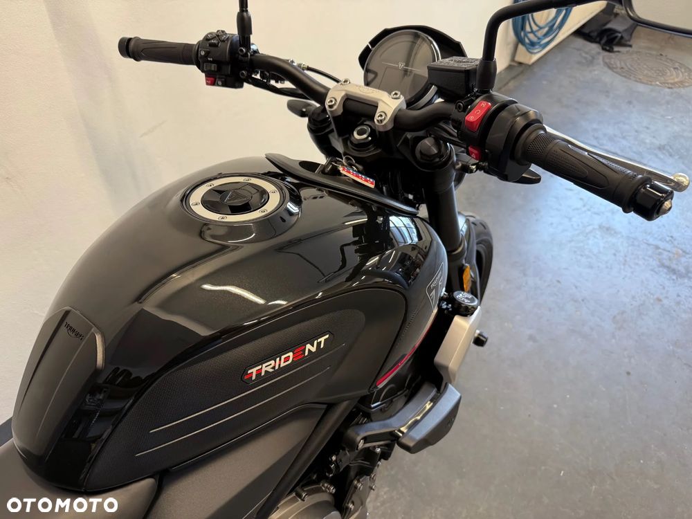 Triumph Trident - 28