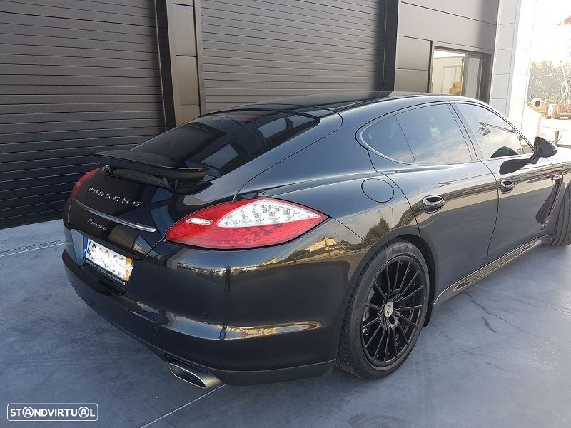 Porsche Panamera - 4