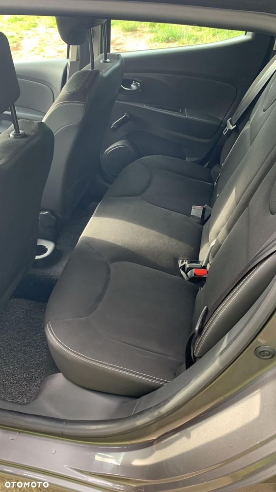 Renault Clio 1.2 16V Authentique - 8
