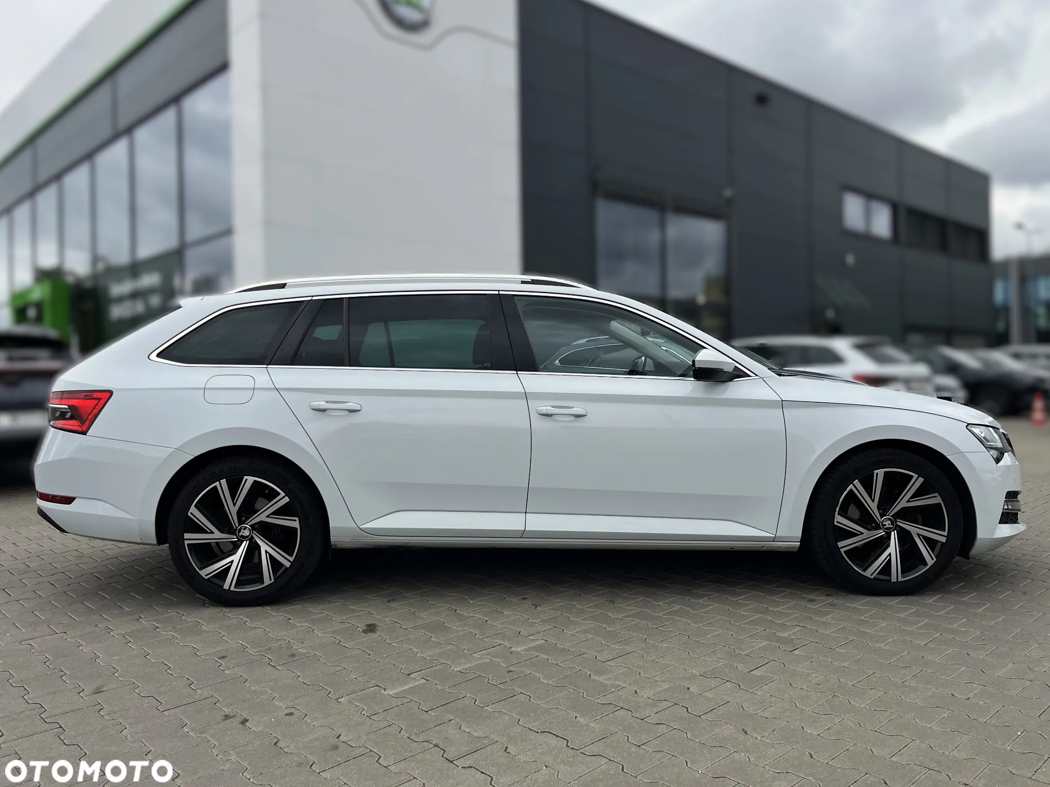 Skoda Superb 2.0 TDI SCR Style DSG - 9
