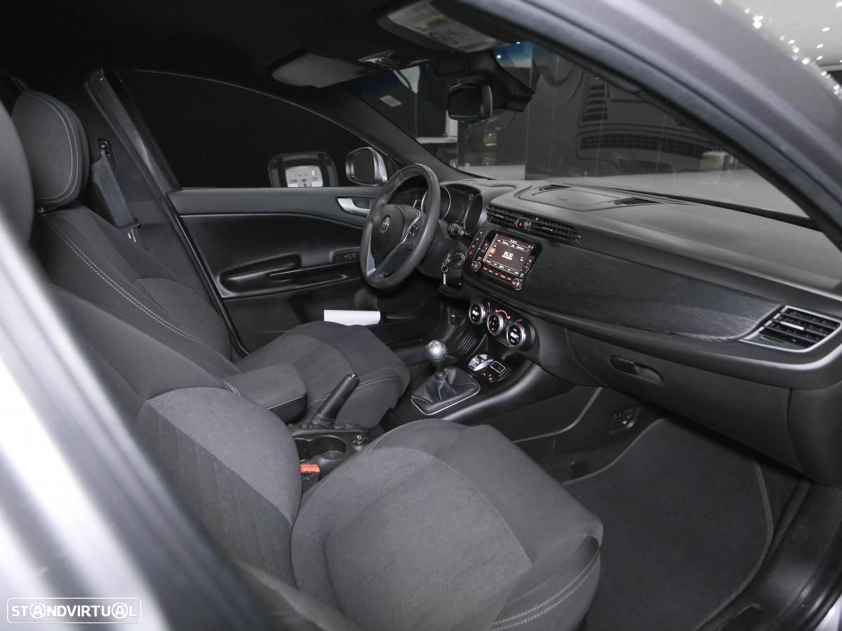 Alfa Romeo Giulietta 1.6 JTDm Sport - 8