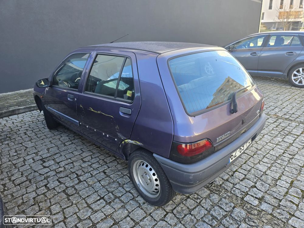 Renault Clio 1.2 Fidji - 9