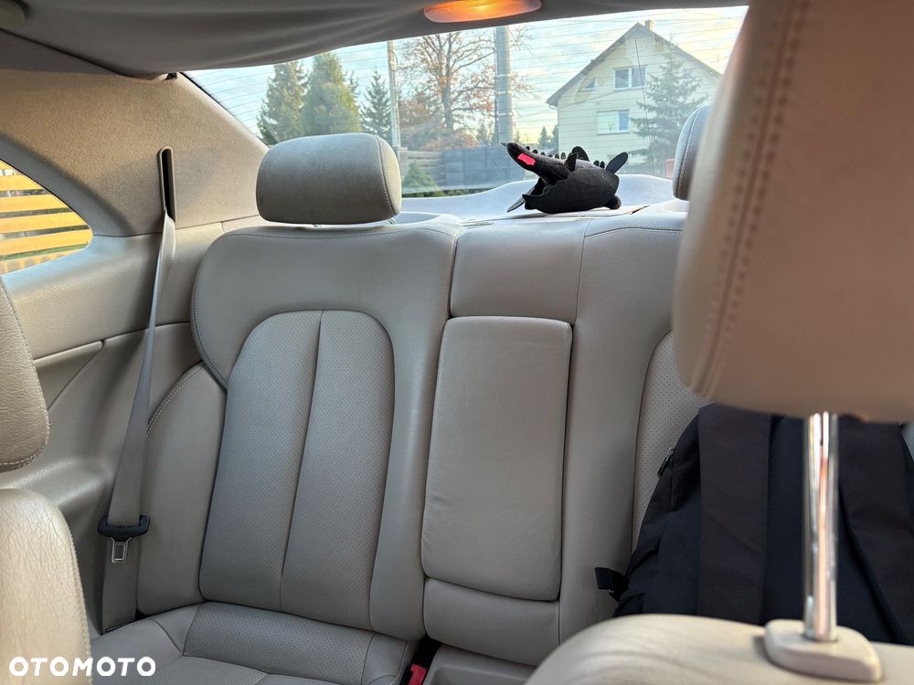 Mercedes-Benz CLK - 16