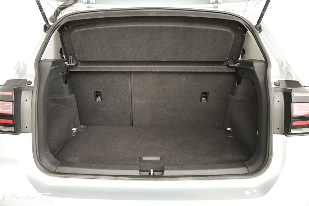 VW T-Cross 1.0 TSI Life - 21