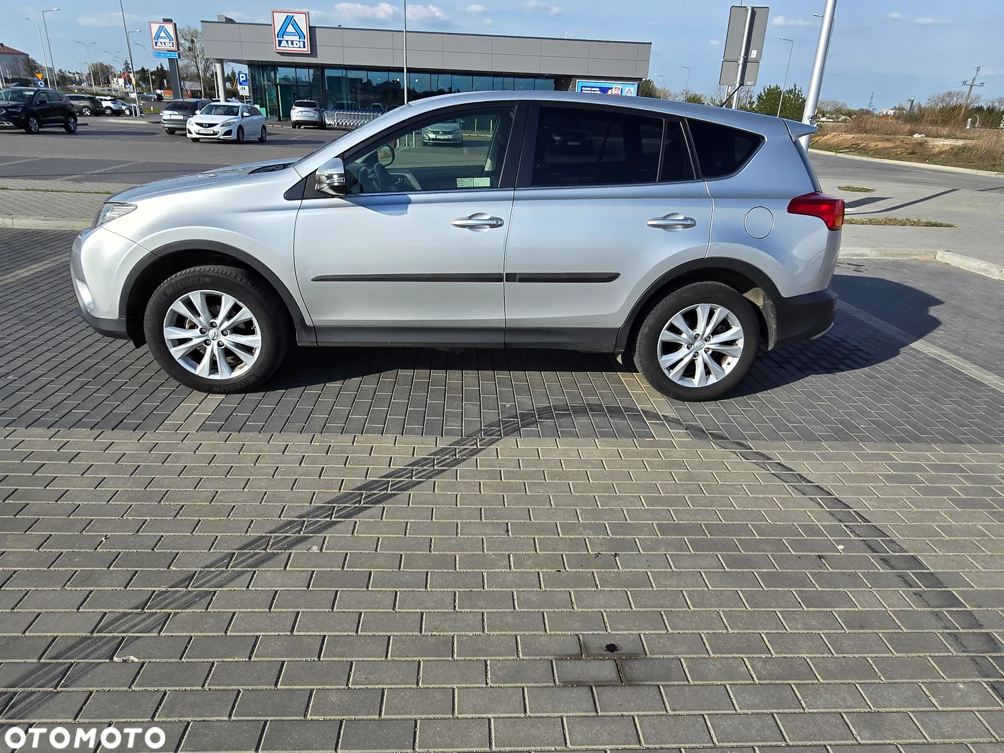 Toyota RAV4 - 5