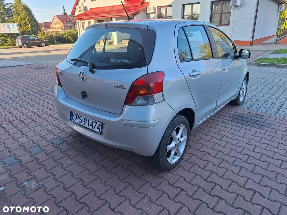Toyota Yaris 1.0 Entry - 2