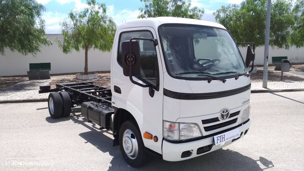 Toyota Dyna M - 2