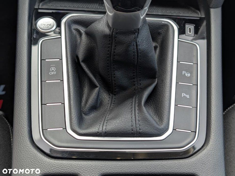 Volkswagen Passat - 16
