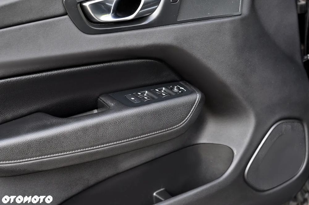Volvo XC 60 T6 AWD Recharge Geartronic Inscription - 37