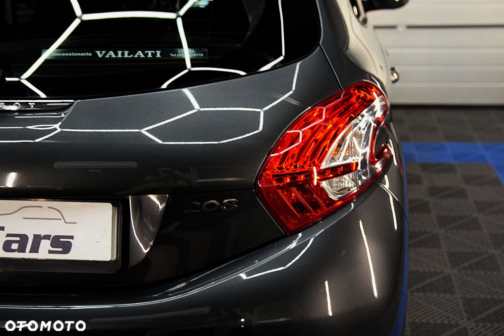 Peugeot 208 - 13