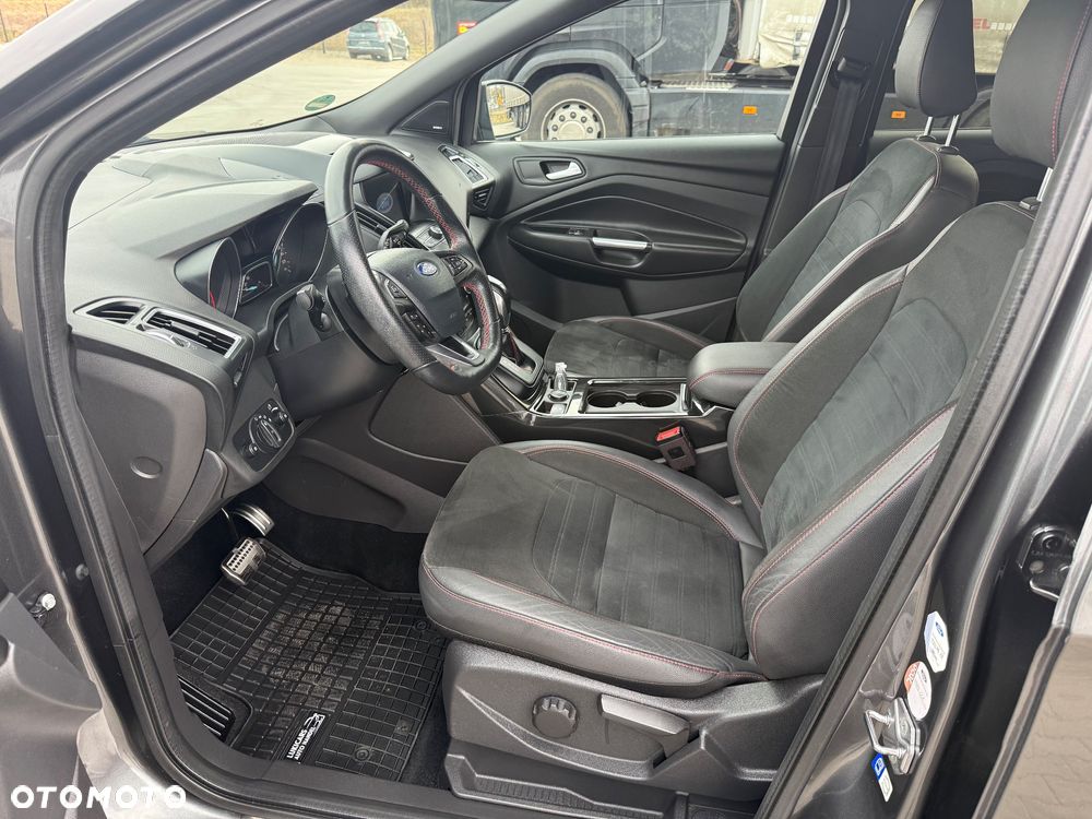 Ford Kuga 2.0 TDCi 4x4 ST-Line - 23