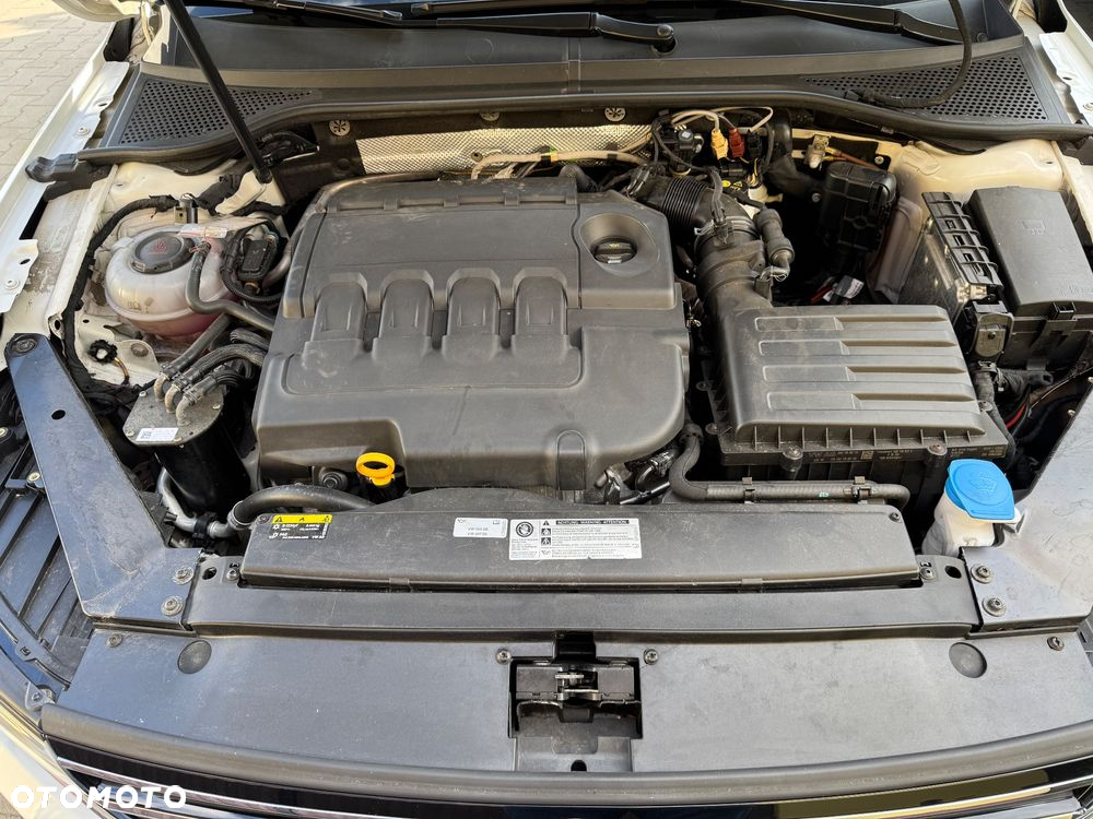 Volkswagen Passat 2.0 TDI 4Mot Elegance DSG - 24