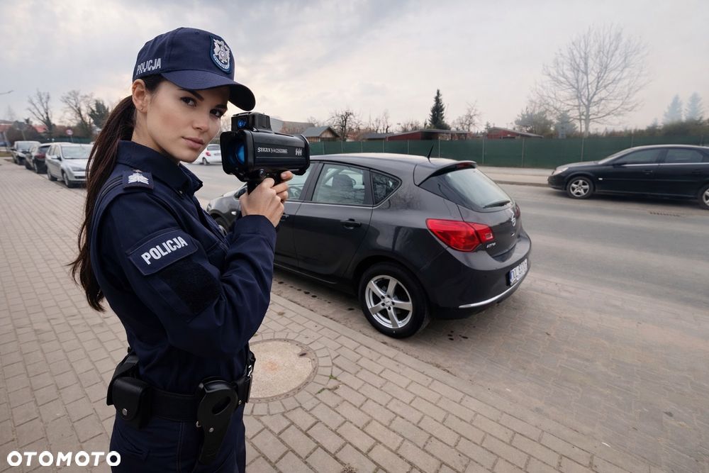 Opel Astra 1.6 Essentia - 12