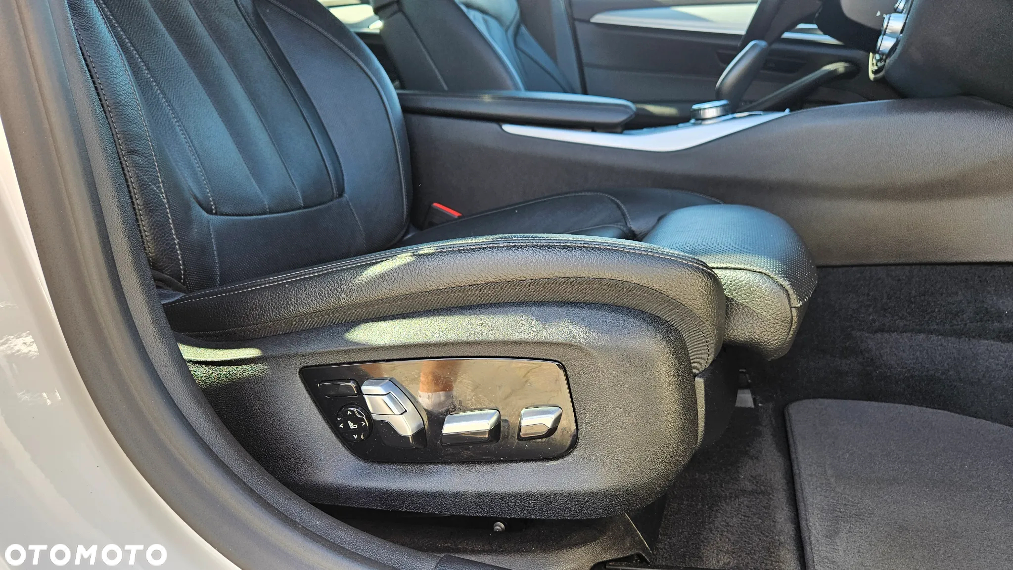BMW Seria 5 520e - 13