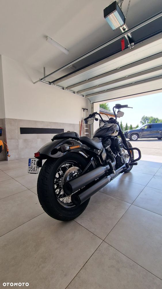 Harley-Davidson Softail Street Bob - 17