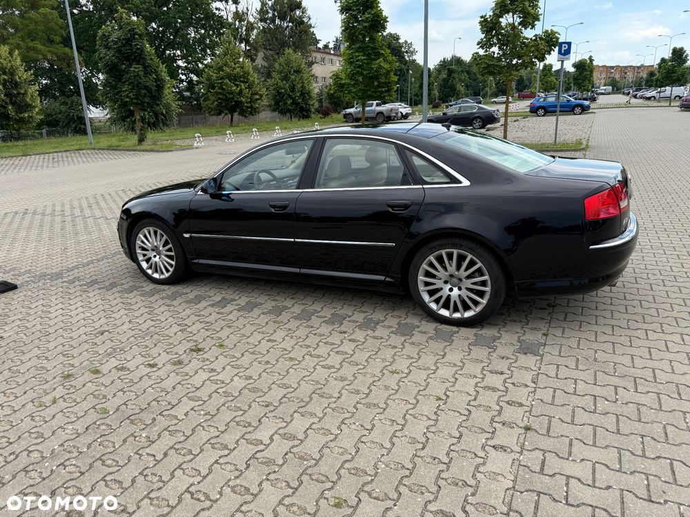 Audi A8 4.2 Quattro - 5