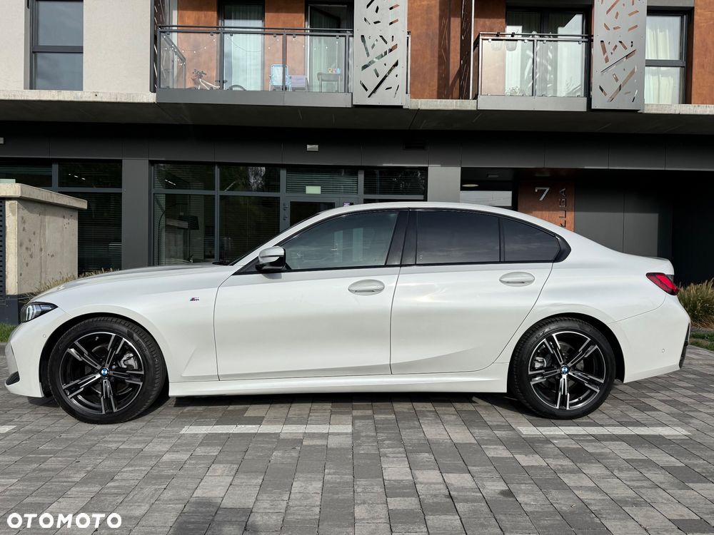 BMW Seria 3 2023 photo 3