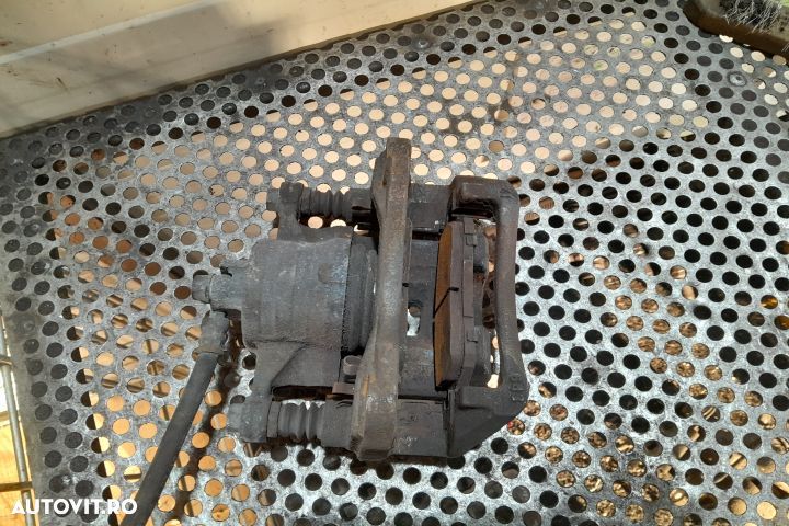 Etrier fata stanga Suzuki Swift 4 [2010 - 2015] Hatchback 5-usi 1.2 M - 4