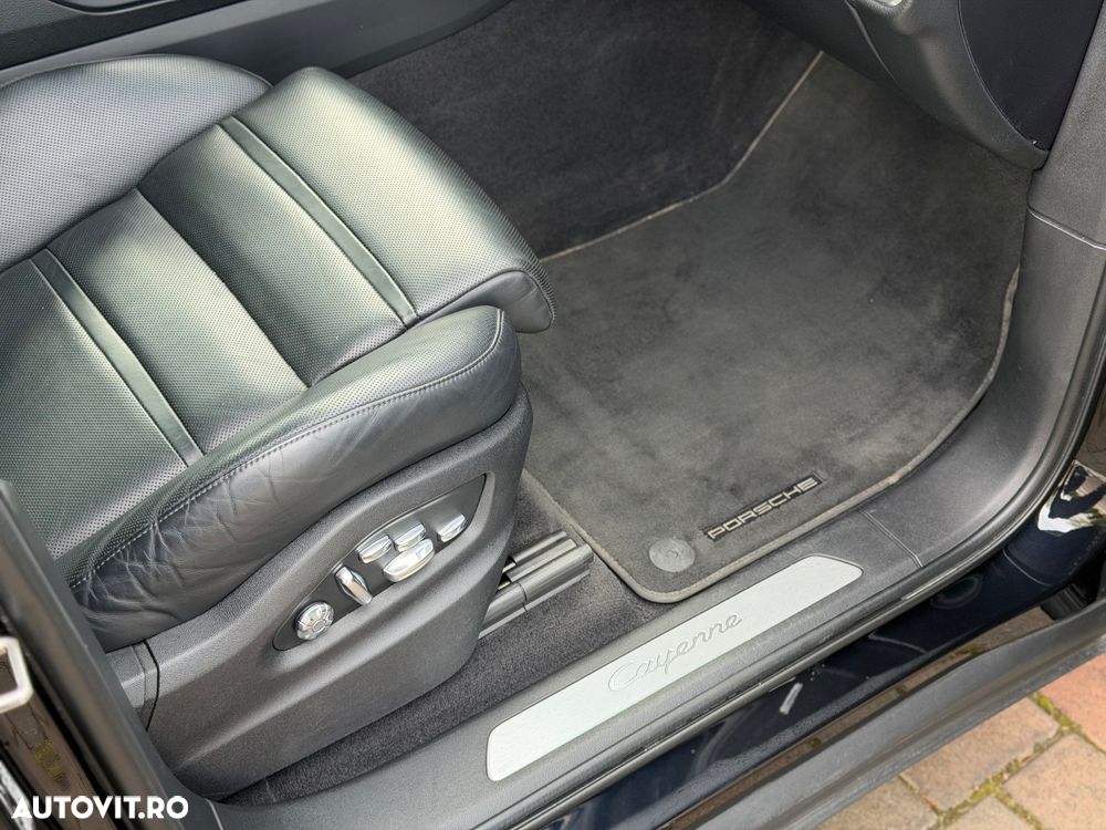 Porsche Cayenne - 24