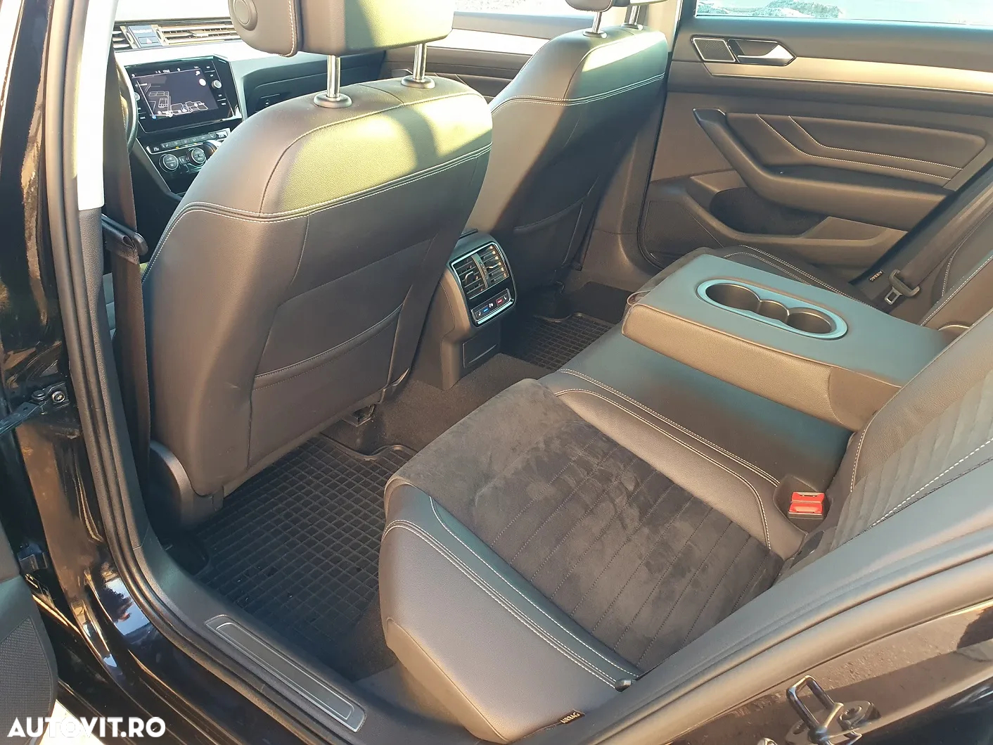 Volkswagen Passat Variant 2.0 TDI DSG 4Motion Highline - 17