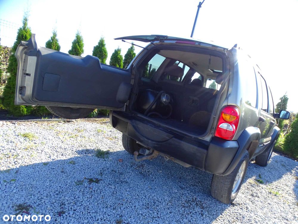 Jeep Cherokee - 11