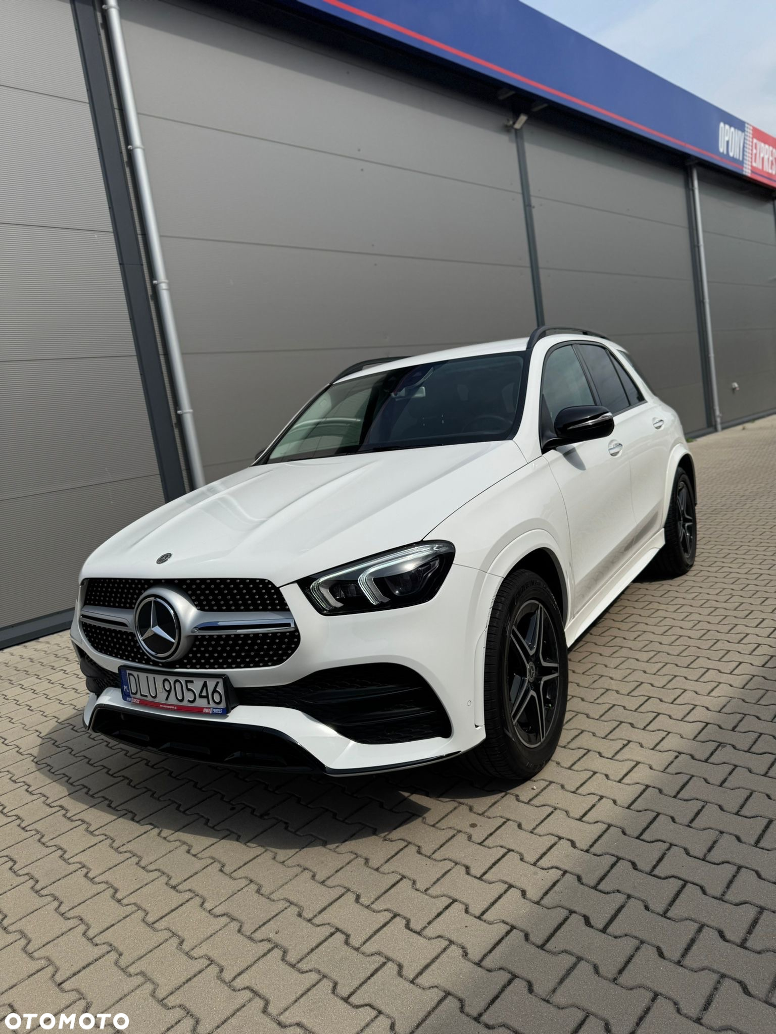 Mercedes-Benz GLE 300 d 4-Matic - 12
