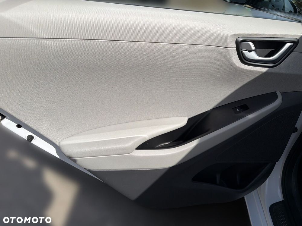 Hyundai IONIQ Hybrid Premium - 34