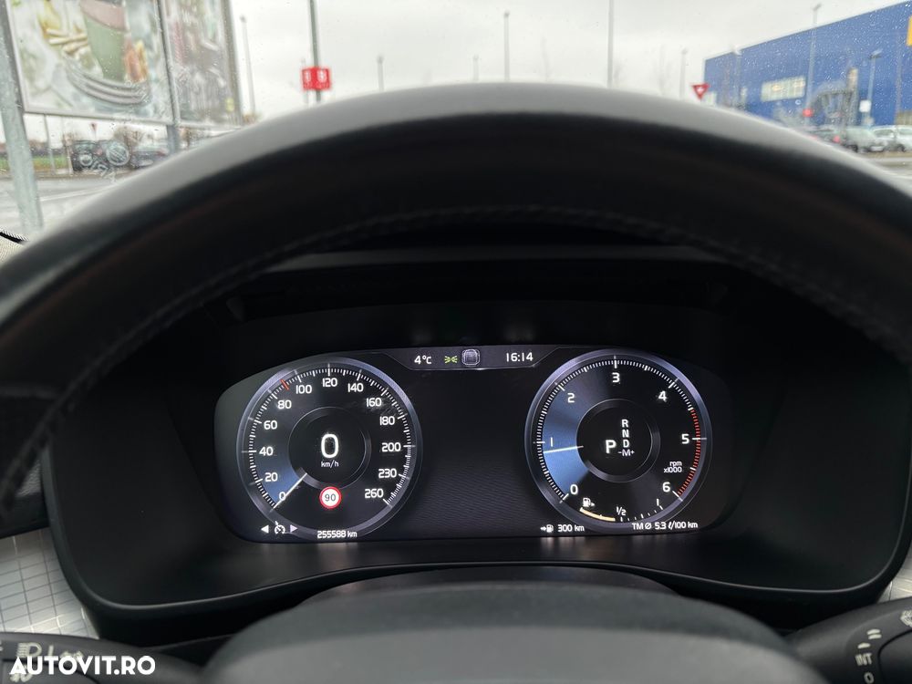 Volvo XC 40 D4 AWD Geartronic - 18