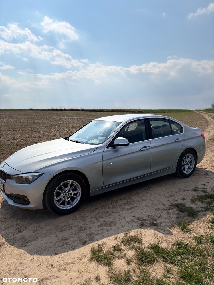 BMW Seria 3 318d - 14