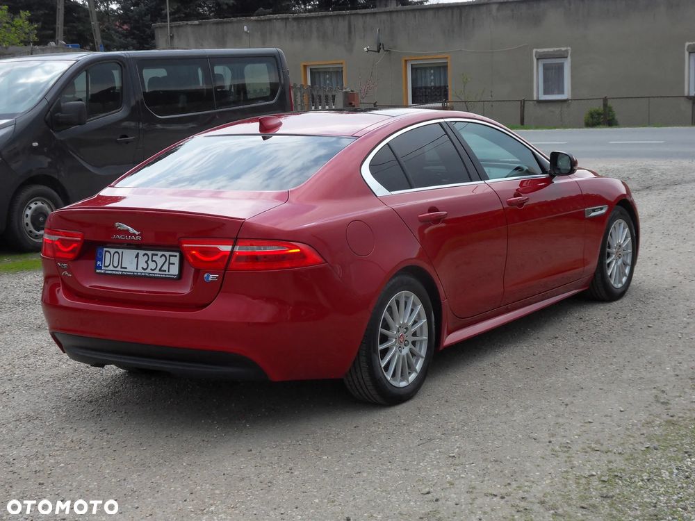 Jaguar XE E-Performance Pure - 5