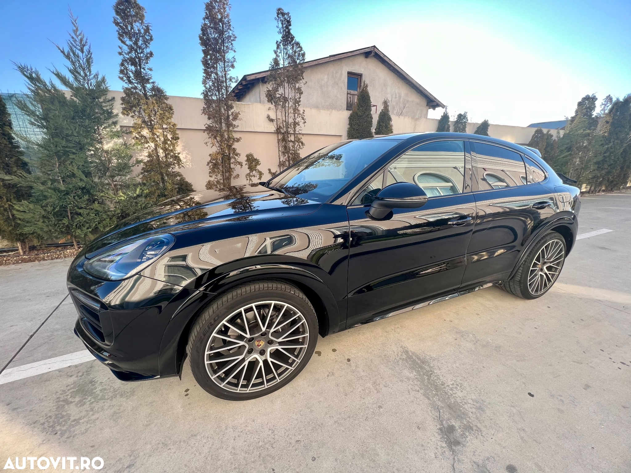 Porsche Cayenne Coupe ver-e--hybrid-tiptronic-s-platinum-edition - 6