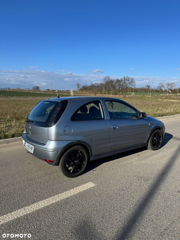 Opel Corsa 1.0 12V Cosmo - 9