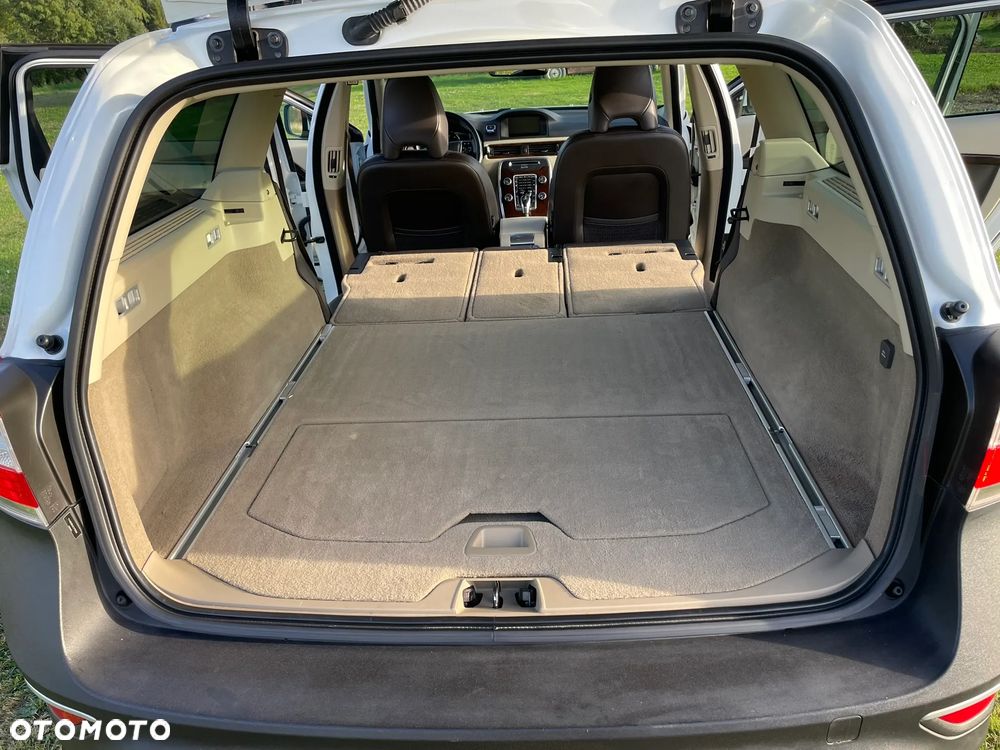 Volvo XC 70 T6 AWD Momentum - 13