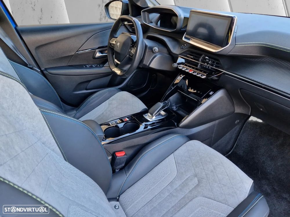 Peugeot e-208 GT - 8