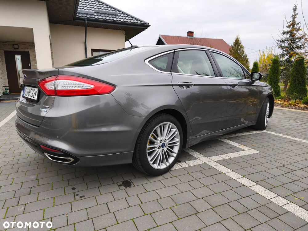 Ford Fusion - 4