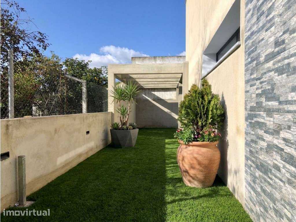 Moradia T3 com Logradouro e Churrasqueira | Seixal, Setúbal - Grande imagem: 3/24