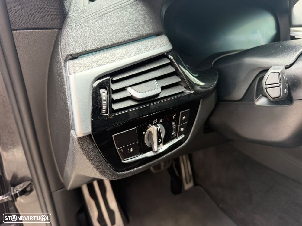 BMW 630 Gran Turismo d Pack M - 31