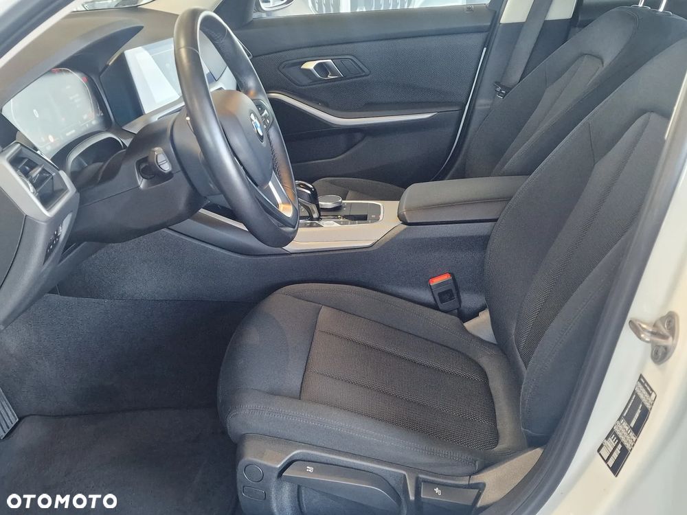 BMW Seria 3 318i Advantage - 14