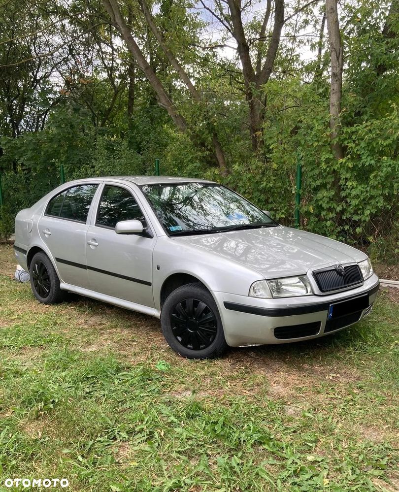Skoda Octavia 1.6 Tour - 1