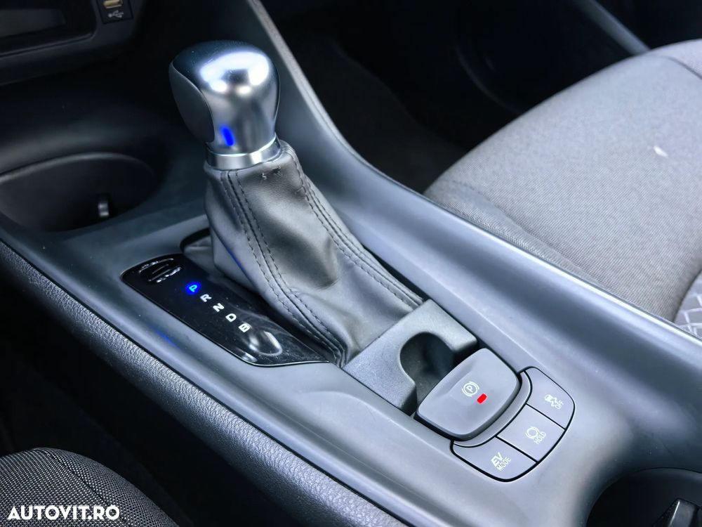 Toyota C-HR Hybrid Business-Edition - 16